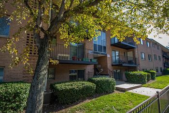Glen Willow Apartments Balconies